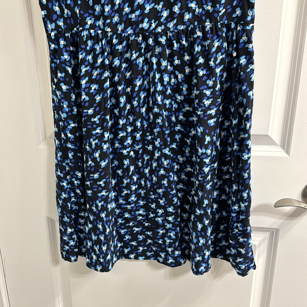 Dress - Picture 4 of 7